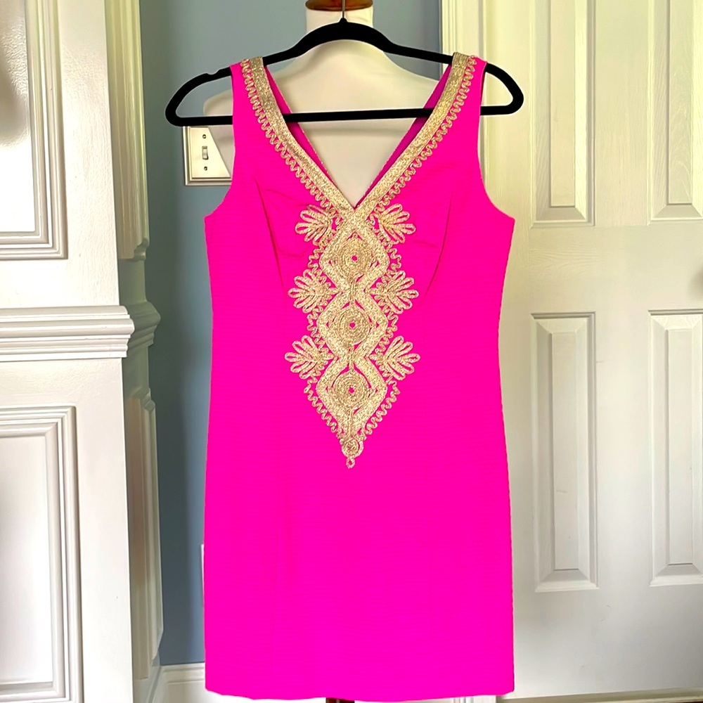 Bright pink Lilly sheath